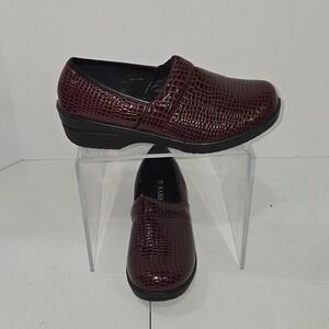 Rasolli Womens Size 10 Burgundy Faux Crocodile Skid Resistant Clogs Mules AC559